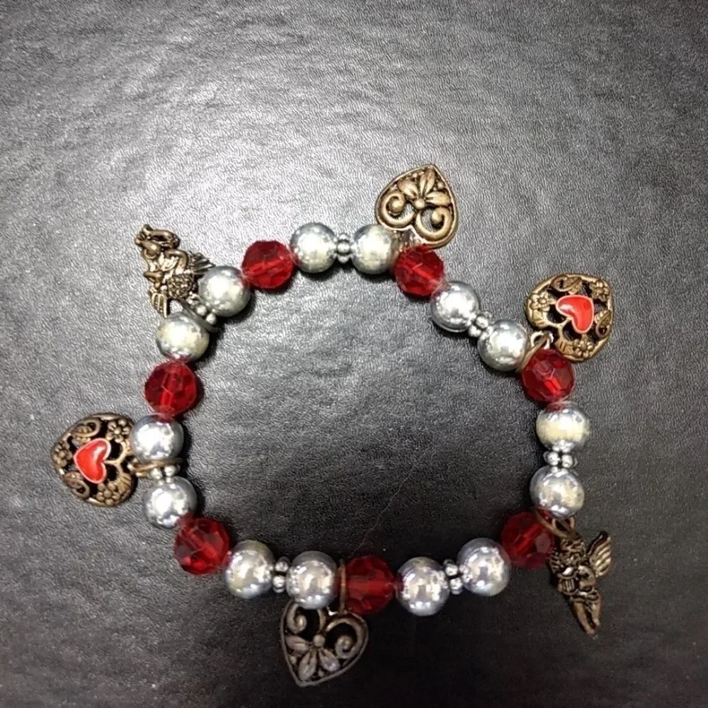 Heart charm bracelet with silver and red beads 6.5